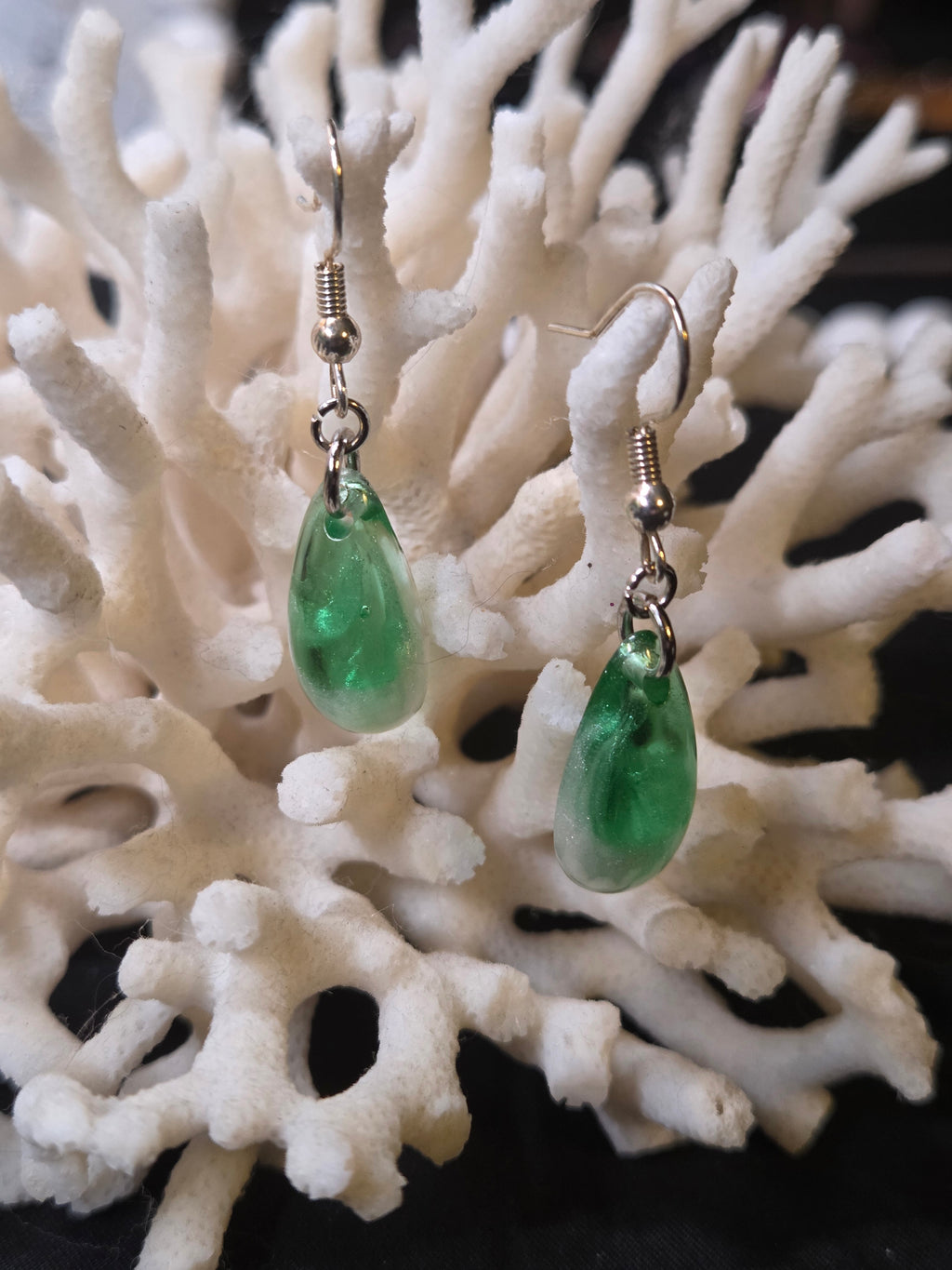Tear Drop Swirl Dangle Earring