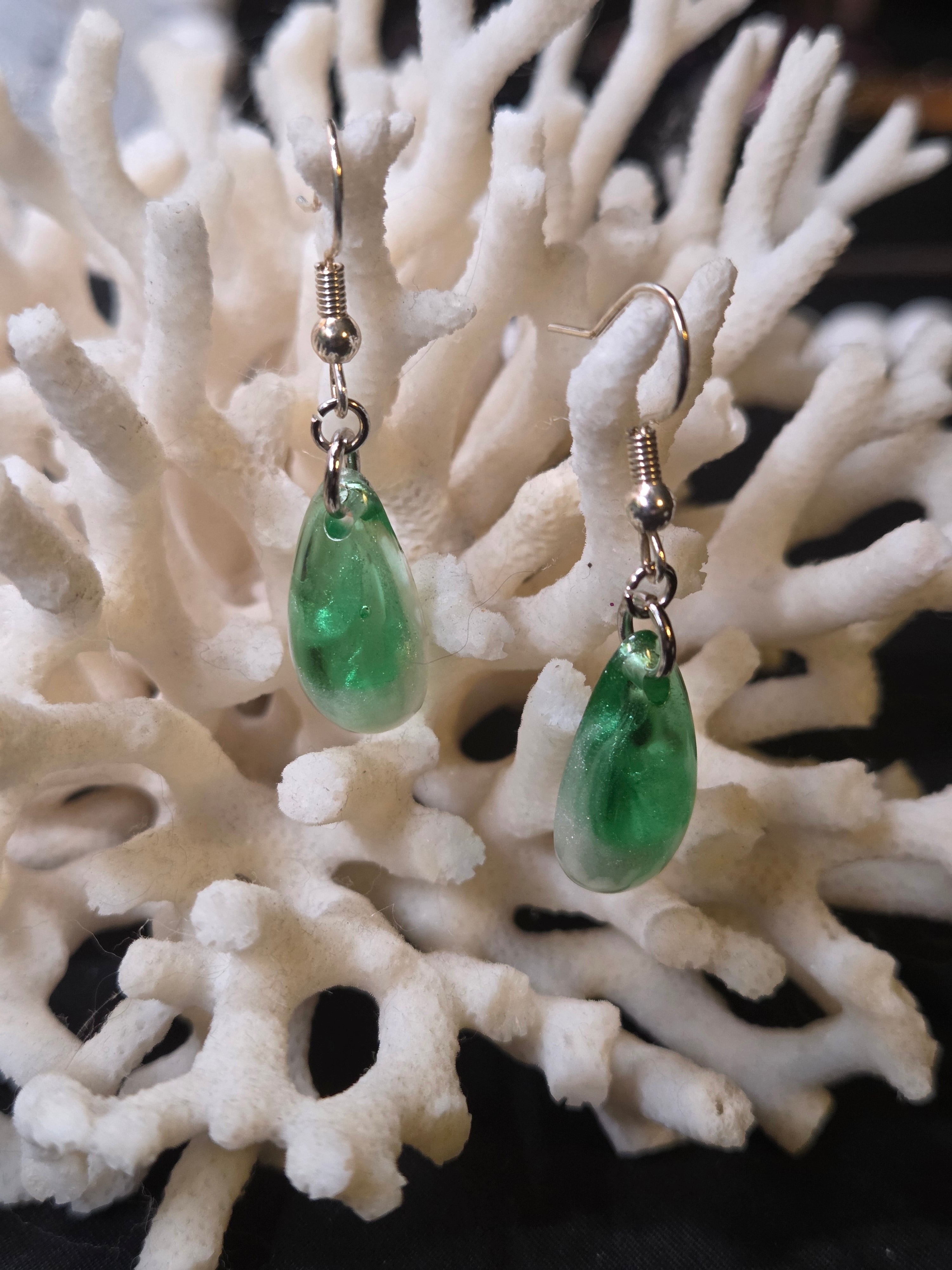 Tear Drop Swirl Dangle Earring