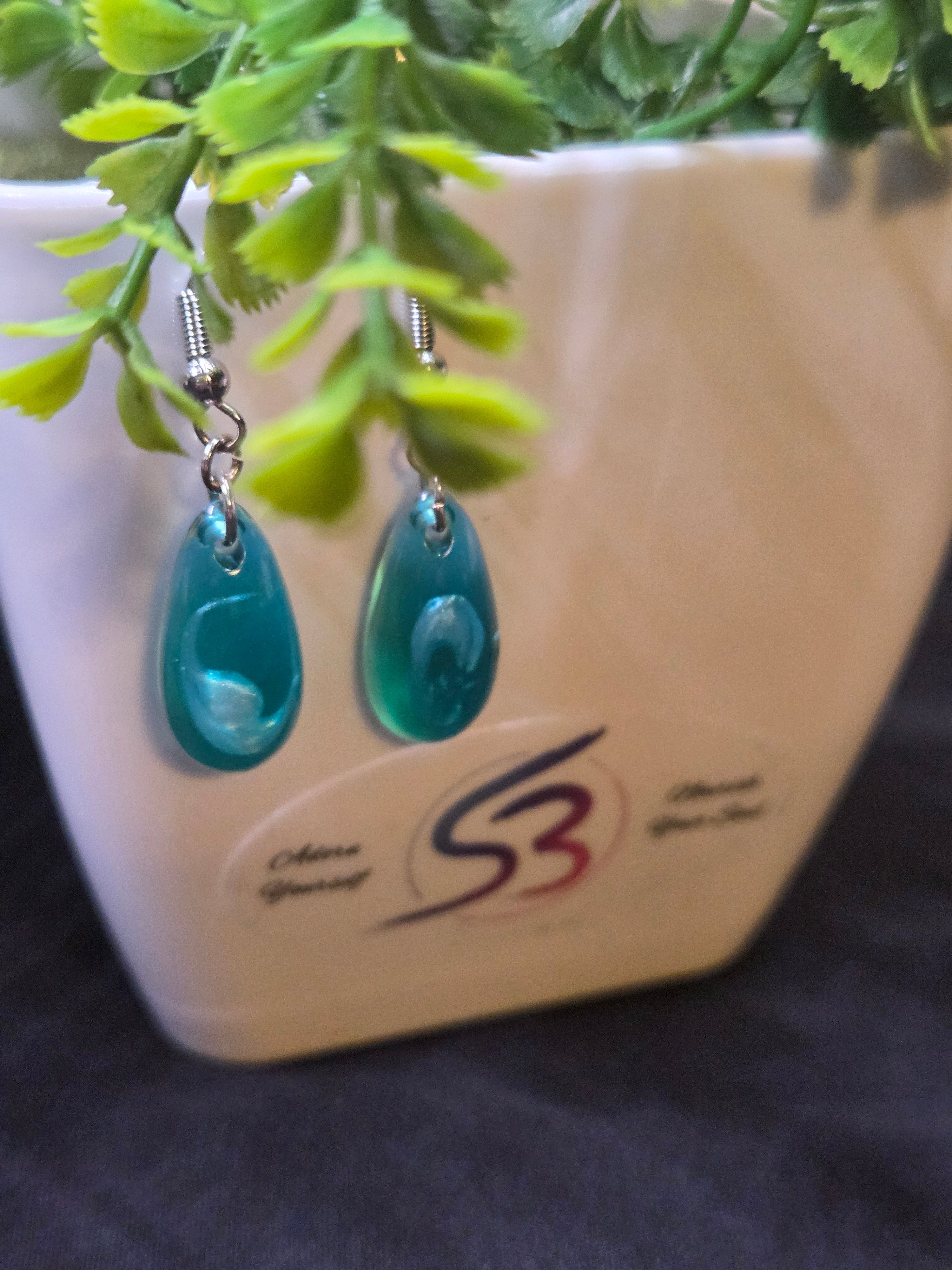 Tear Drop Swirl Dangle Earring